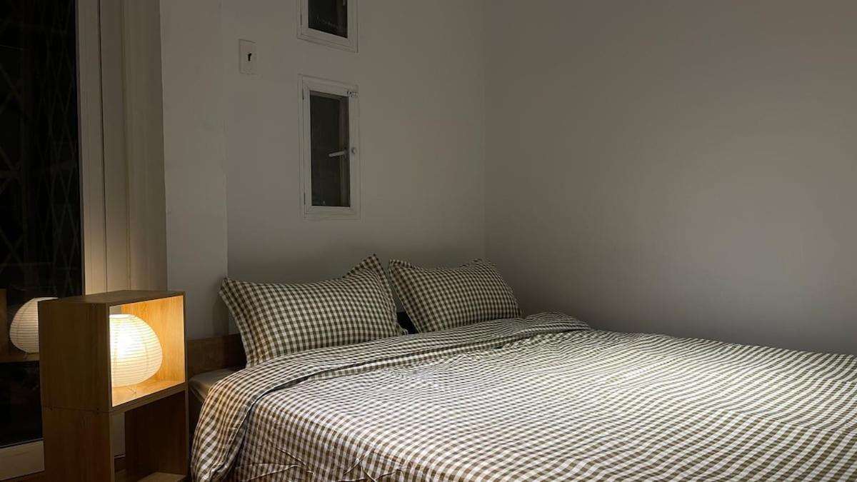 Elegant 2br 2baths In Historic Building Căn hộ